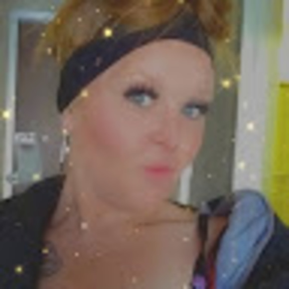 Meet your Posher, Amber - Picture 1 of 1